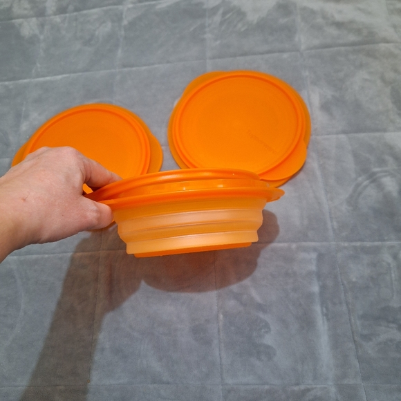 Tupperware Orange Collapsible Bowls - Picture 4 of 4